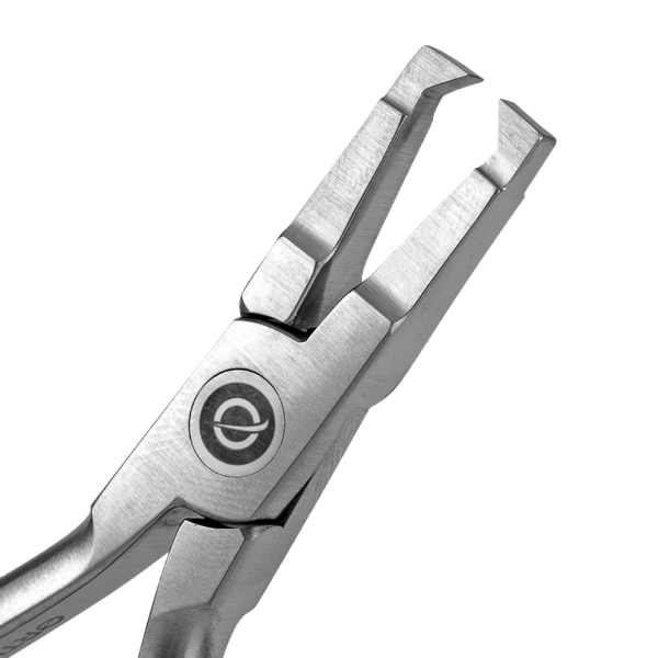 O Alicate Removedor de Bráquete Reto possui extremidade ativa  projetada para se encaixar na interface entre a base do acessório e o dente