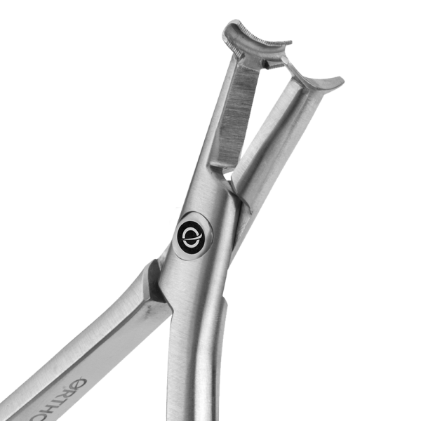O Alicate para Dobra de NiTi é empregado para efetuar a dobra distal do extremo de um arco de NiTi diretamente na cavidade bucal, evitando-se a necessidade de se destemperar o fio, reduzindo o risco de se comprometer a propriedade mecânica da liga metálica, com o aquecimento indevido. É apropriado para a utilização em arcos de até 0,021”X 0,025”.